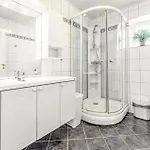 In With House Sea View Дом отдыха *