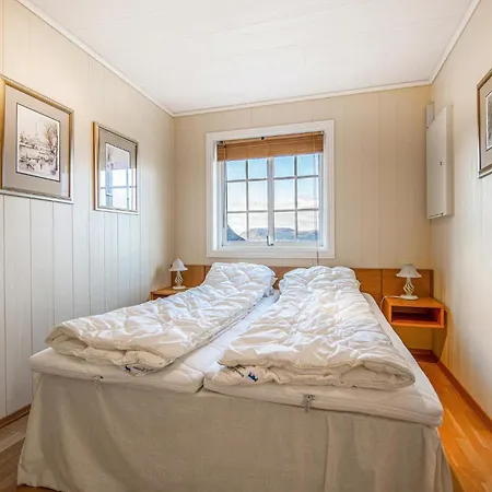 In With House Sea View * Hundeidvik